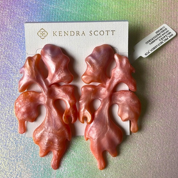 Kendra Scott Jewelry - Kendra Scott sample prototype Savannah earrings